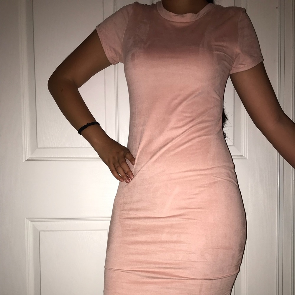 A gorgeous pastel slim fit dress✨